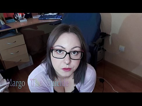 ❤️ Сексуальна дівчина в окулярах глибоко відсмоктує дилдо на камеру Порно vk у нас ❤